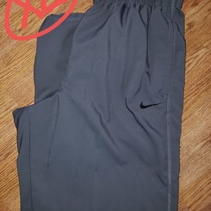 NIKE mens X-LARGE athletic pants